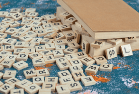 Обложка для статьи «Топ-5 игр в слова на английском: подборка для запоминания лексики и изучения языка»